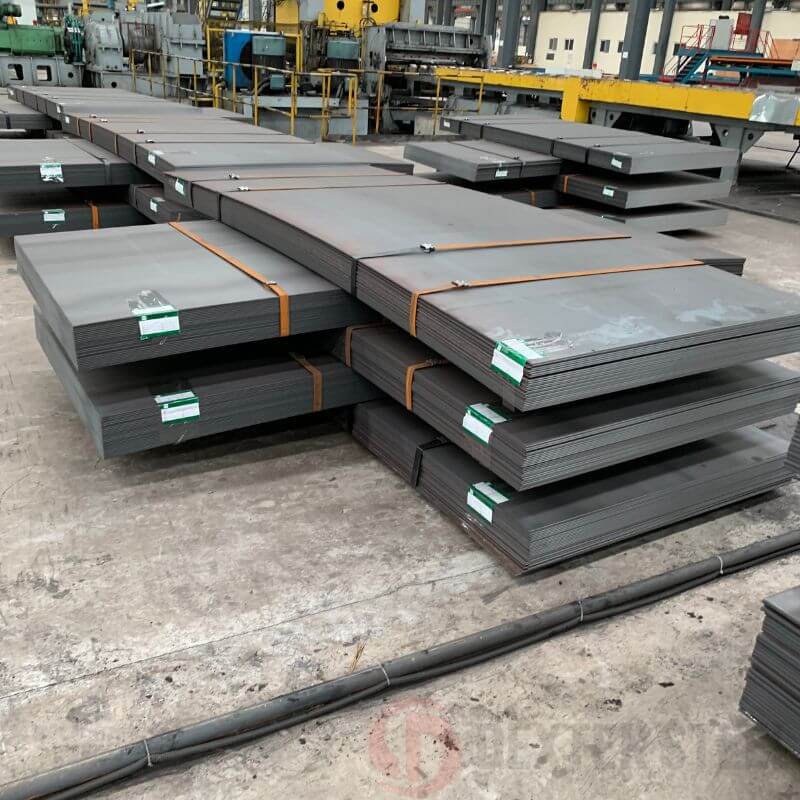High strength steel plate with specialized alloy composition, suitable for extreme load applications