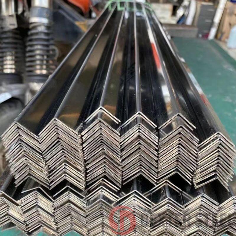 Stainless Steel Angles Supplier - 304, 316 Grades | Dexter Steel