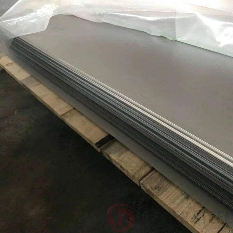Stainless steel plates with polished and brushed finishes